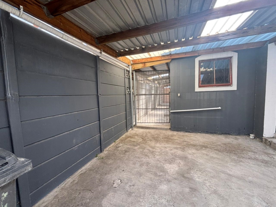 To Let 3 Bedroom Property for Rent in Rondevlei Park Western Cape